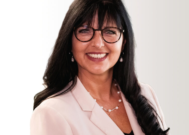 Portrait von Stephanie Seel, Assistentin der Geschäftsführung