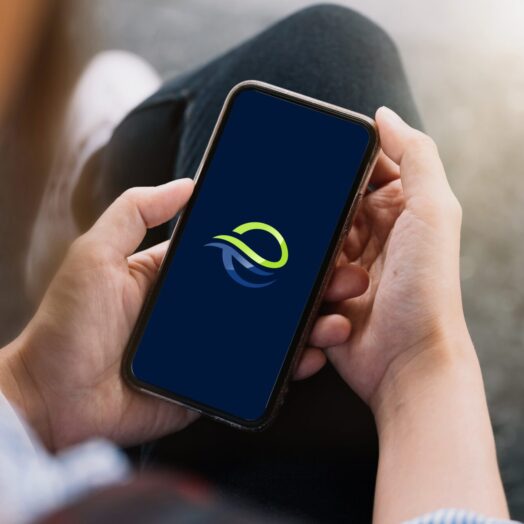 Smartphone mit Empera Mobilfunknetz auf dem Bildschirm